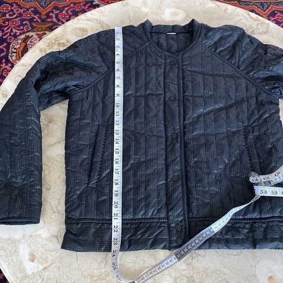 Kit and Ace Keep Pedalling Reversible Light Quilted Nylon Bomber Jacket - Picture 17 of 17